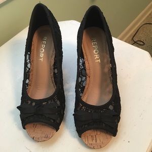 Report black lace wedges